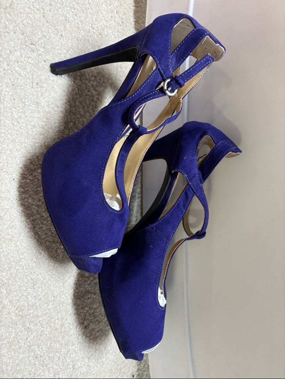 Guess Purple Suede T-Strap Peep-Toe Platform Heels